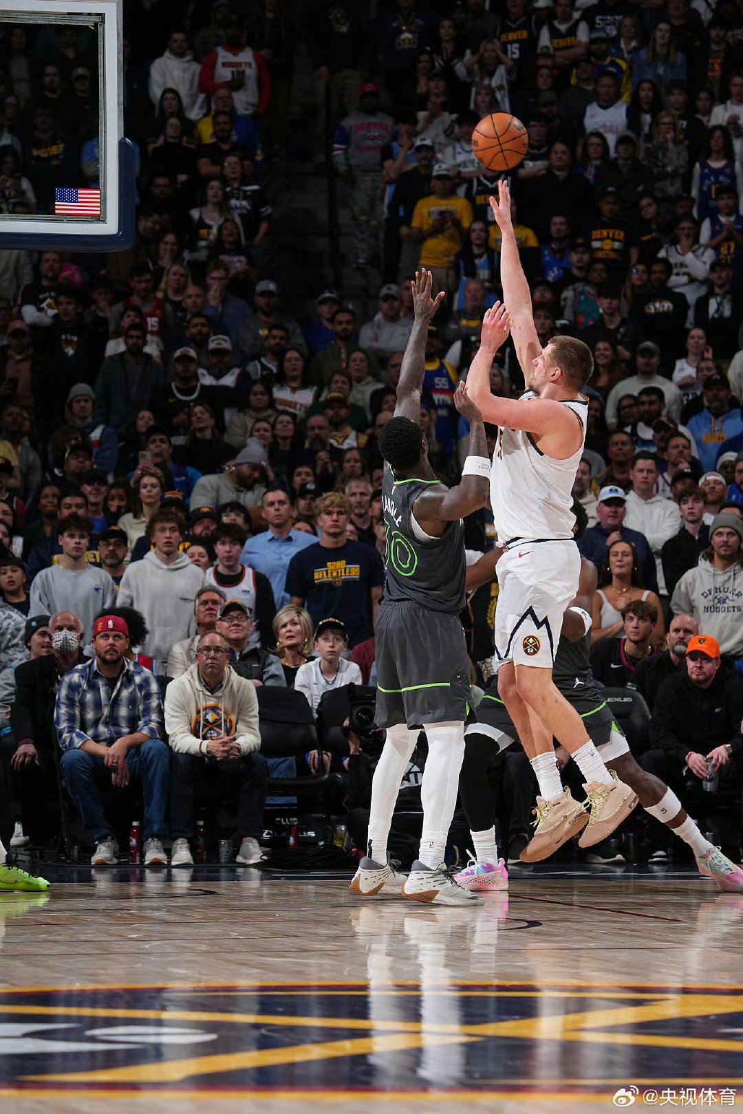 掘金力克四川队,约基奇高光表现 掘金力克四川队,约基奇高光表现