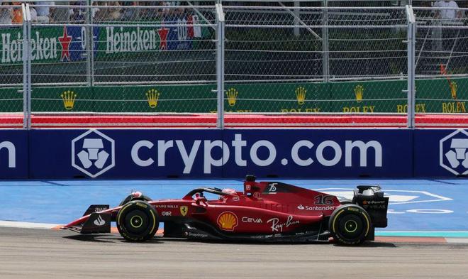 爱游戏在线-梅赛德斯鏖战哈斯车队，佩雷兹扛起全队