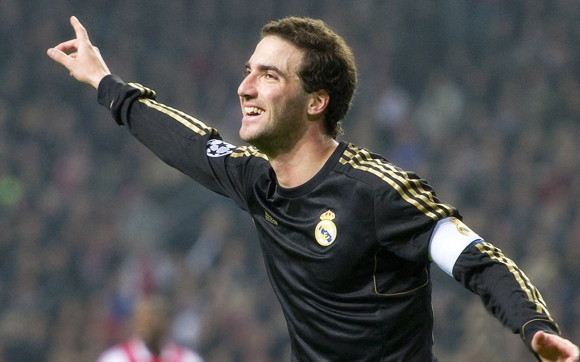 西甲国家德比之夜,阿劳霍用统治级数据,为巴萨筑起叹息之墙